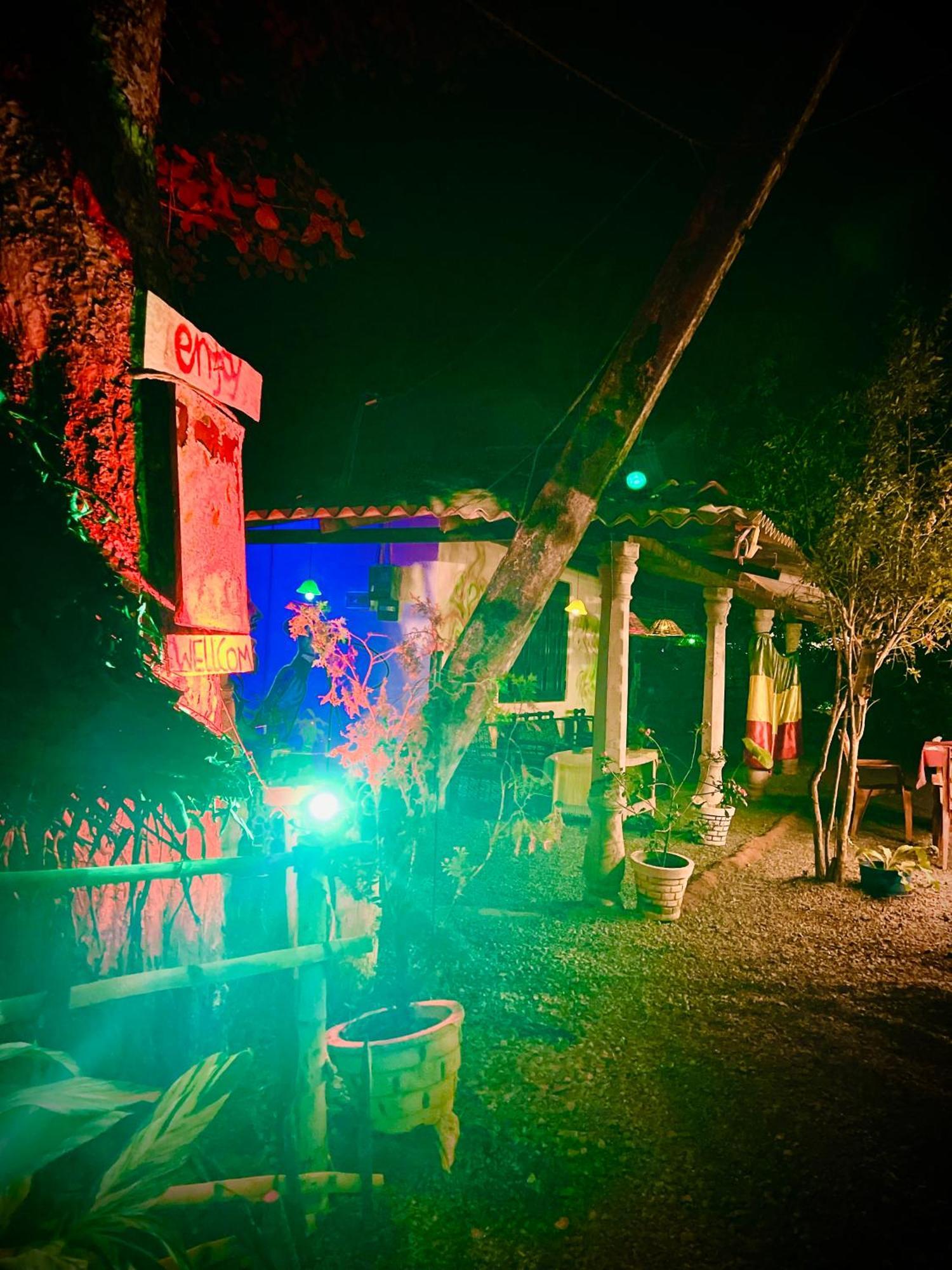 Reggae Paradise Hostel 시기리야 외부 사진